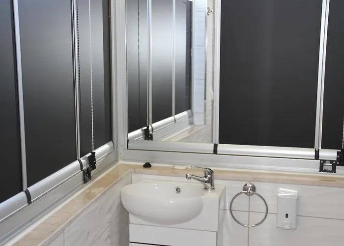 Отель Aelbistan 2*